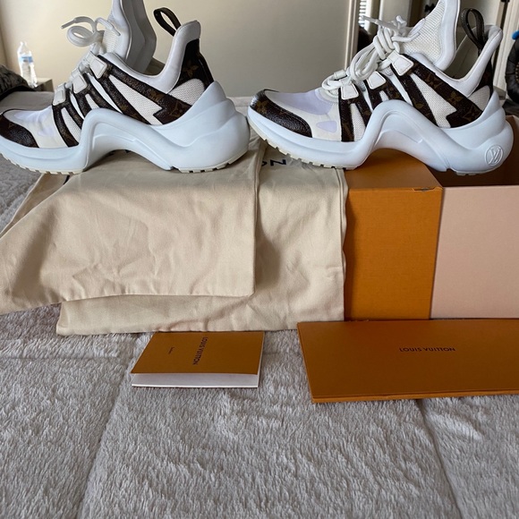 Authentic Louis Vuitton Archlight Sneakers - Picture 2 of 9